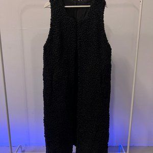 Long Sleeveless Coat